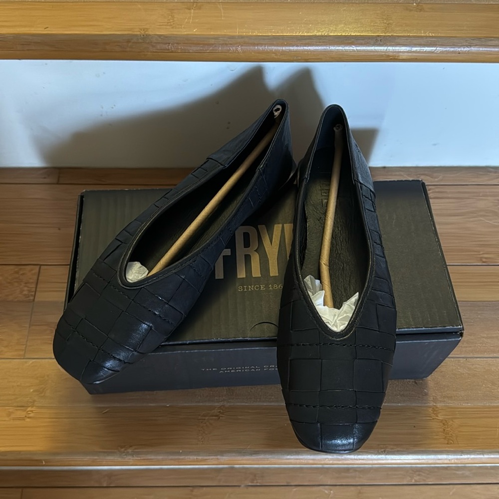 New Frye Woven Flats